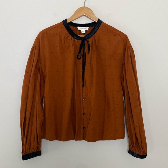 Treasure & Bond Long Sleeve Velvet Trim Button Down Blouse Size M - Picture 2 of 11